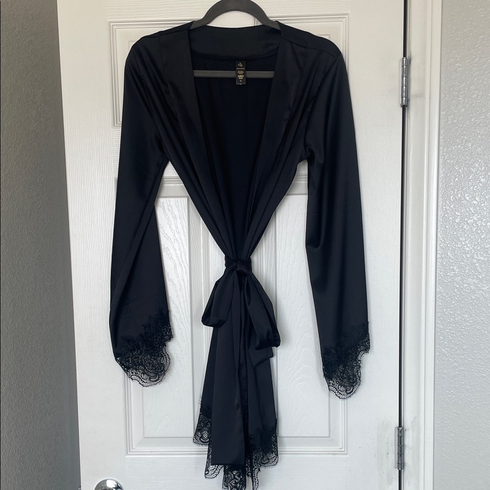 God Save Queens Elegant Black Lace Trim Robe. Never Worn!